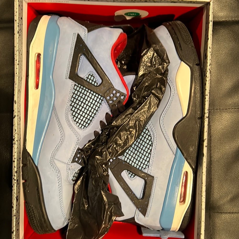 Travis Scott 4’s